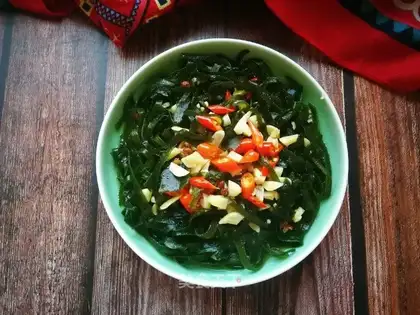 Little pepper garlic seaweed