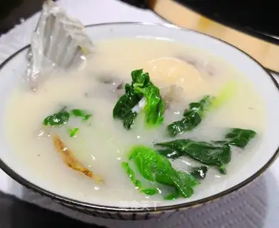 Little cabbage fishtail soup