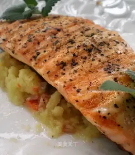 A taco with salmon