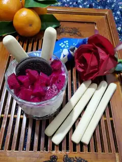 Flamingo yogurt cup