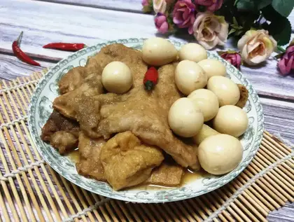 Red-burned quail eggs