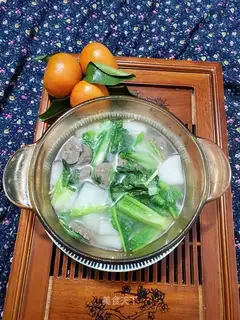 Roach green beefball soup