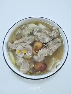 Sweet soup of stoned bones