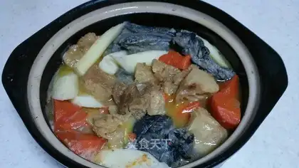 Monkey-head mushroom urchin soup