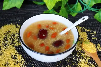 Red sugar rice congee