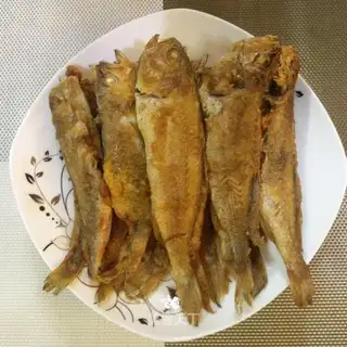 Dried and fried yellowfish