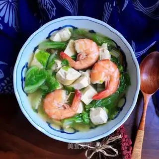 Shrimp cabbage tofu soup