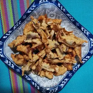 Dry mushrooms