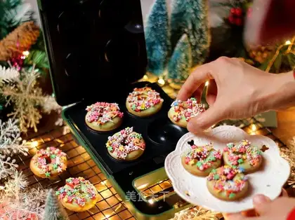 Christmas doughnuts
