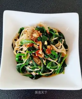 Golden pinocchio spinach