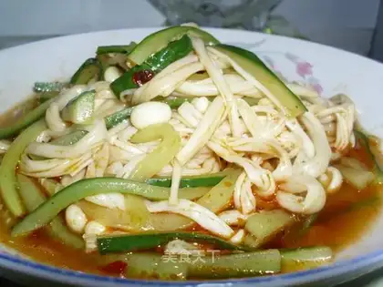 Cucumber mixed with mushroom