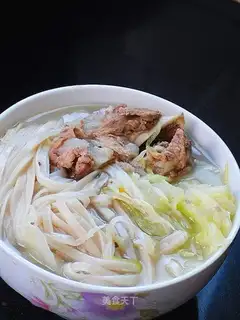 Spine hot noodle soup