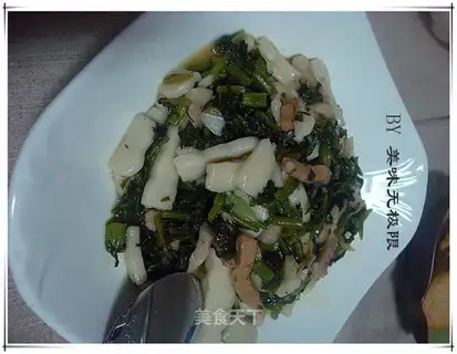 Fried rice cake with shredded pork and vegetables
