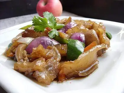 Mixed vegetables and beef tendons