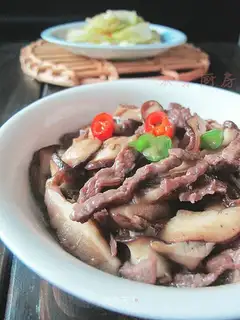 stir-fried beef with mushrooms