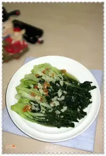 stir-fried cabbage in garlic shrimp oil