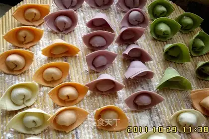 Colored wonton