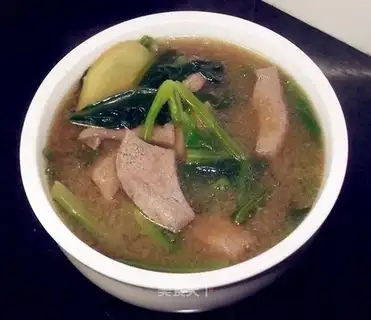 Spinach pork liver soup