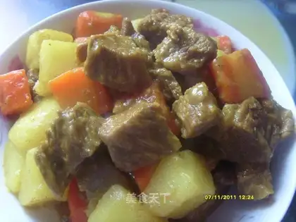 Grilled beef with curry potatoes