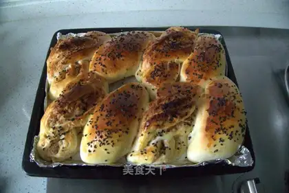 Pork floss roll