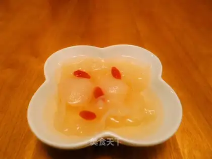 Tremella pear rock sugar water