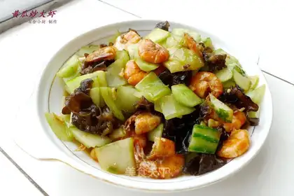 stir-fried prawns with cucumber