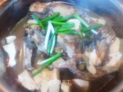 Fried tofu with fish head