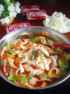 Red oil fish slices hot pot