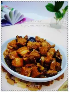 Braised pork with mushroom