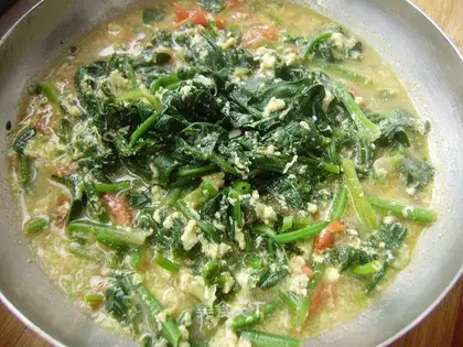 Spinach egg soup