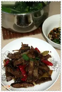 stir-fried dragon tongue fish with pickled pepper