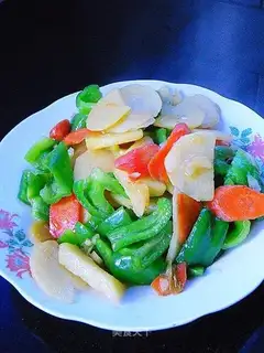Green pepper, carrot, potato slices