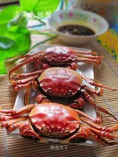 Steamed hairy crab