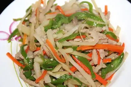 Fried meat with three shredded