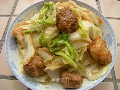 stir-fried meatballs with cabbage and cabbage