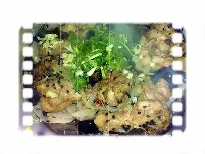 Steamed chicken with black pepper and lotus root