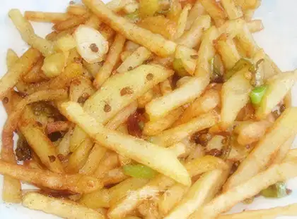 Dry stir-fried shredded potatoes