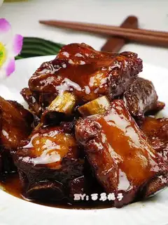 braised pork ribs