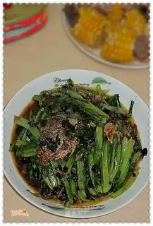stir-fried wheat and dace with black bean