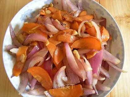 stir-fried onions with carrots