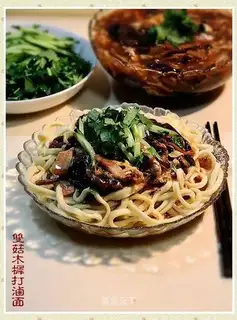 Double-mushroom and sweet-necked noodles