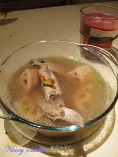 Lotus root and pork ribs soup