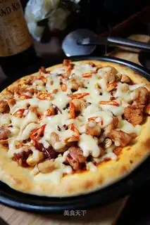 Spicy diced chicken pizza