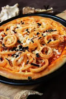 Squid pizza