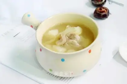 Horseshoe chicken shell soup