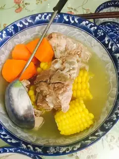 Corn carrot bone soup