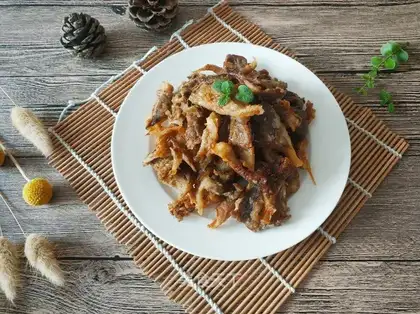 Dry mushrooms