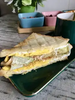 Egg sandwich