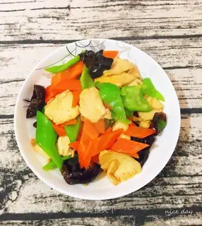 Chicken fried pepper wood carrots