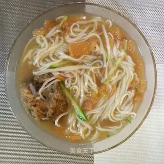 Big bone tomato soup noodles